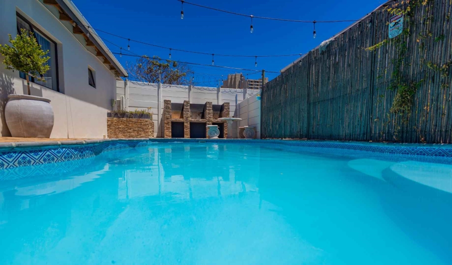 To Let 2 Bedroom Property for Rent in Oakdale Western Cape